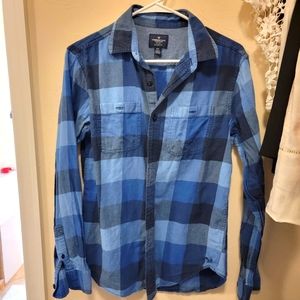 American Eagle Blue Plaid Button Down Shirt